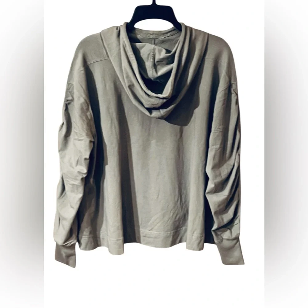 NWOT Free People Hot Shot Hooded Layer